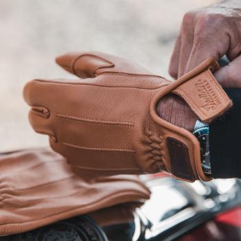 Preview: MENS DEERSKIN STRAP GLOVE - TAN