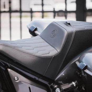2-UP HIGH BOLSTER CLUB SEAT - CHIEF STEELFRAME - BLACK