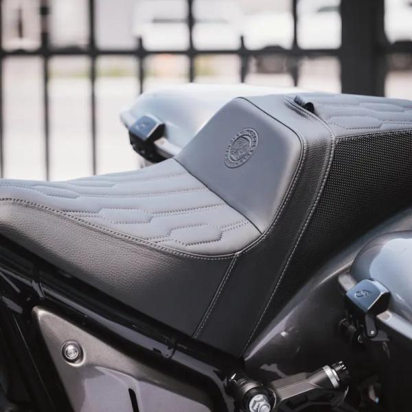 2-UP HIGH BOLSTER CLUB SEAT - CHIEF STEELFRAME - BLACK